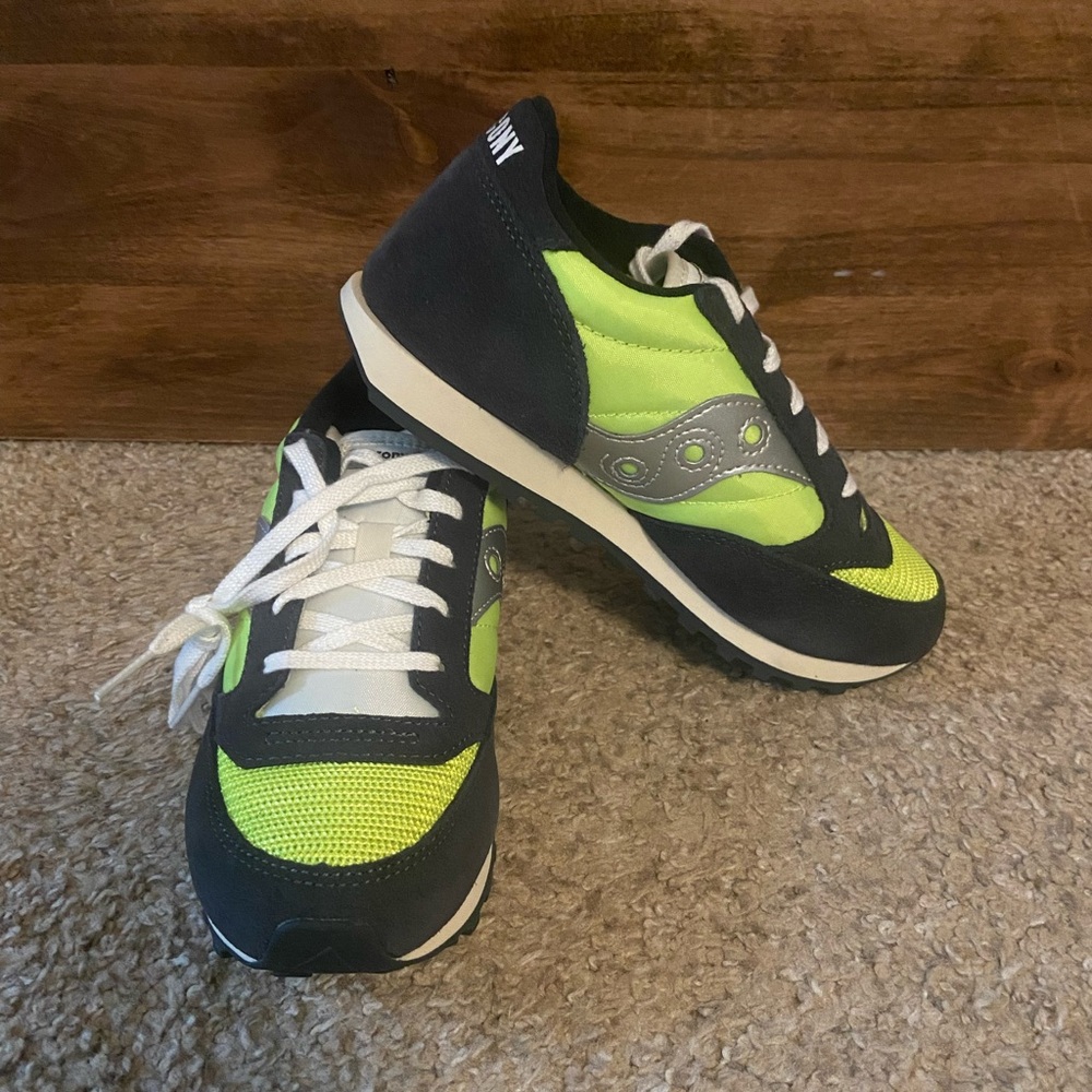 Brand new Saucony Jazz sneakers kids size 3